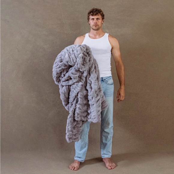 NWT Lola Blanket - Large - Picture 4 of 8